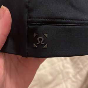 Lululemon “license to train” women’s hat in navy